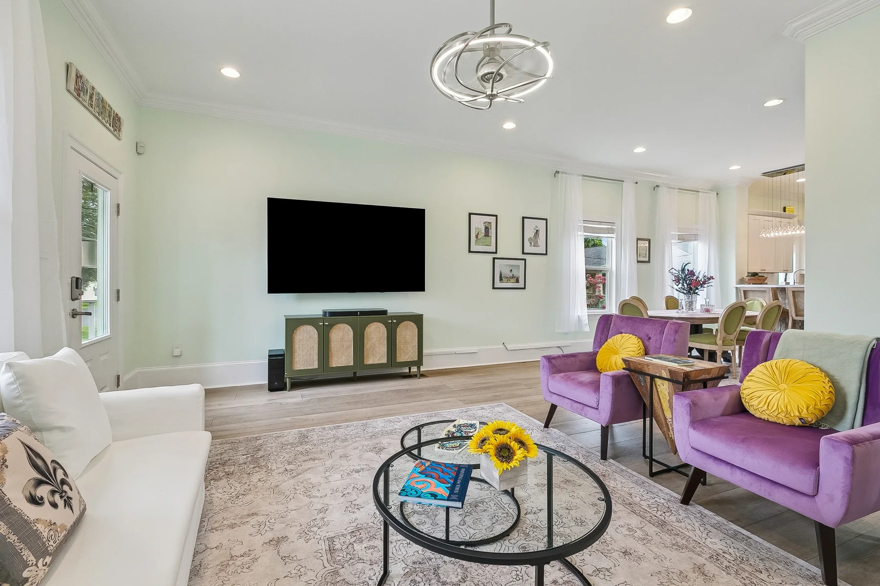 Living room image 3
